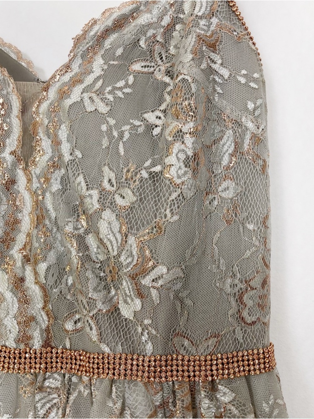 Elegant Silver & Gold Long Floral Lace Evening Gown by Colors Dress Size 14‎ - Picture 7 of 16